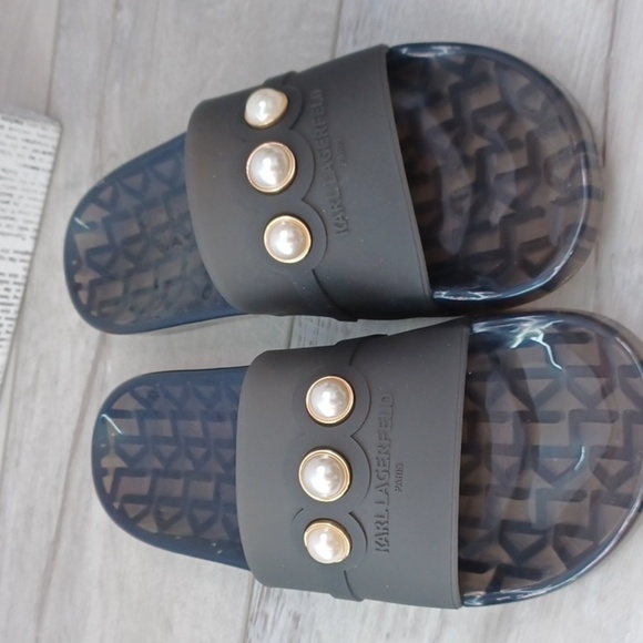 Karl Lagerfeld Slides NWOT - Picture 3 of 6